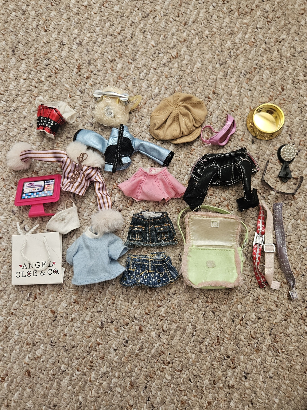 Bratz Clothing/Accessory Lot